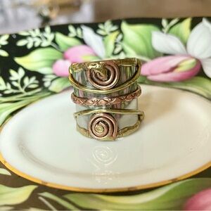 Copper & Bronze Ring

Size 7